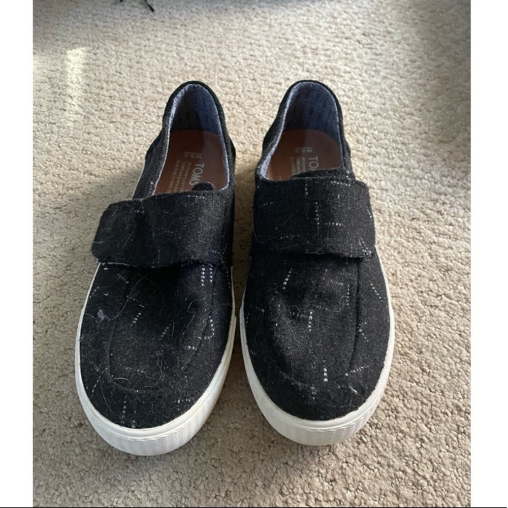 TOMs sneakers
